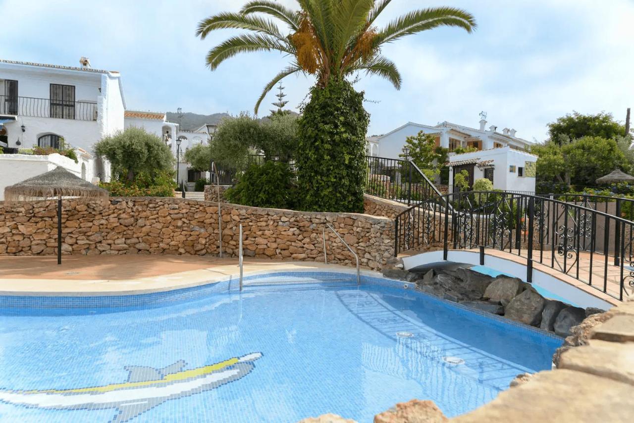 Right By The Pool Area In Capistrano Village! Nerja Esterno foto