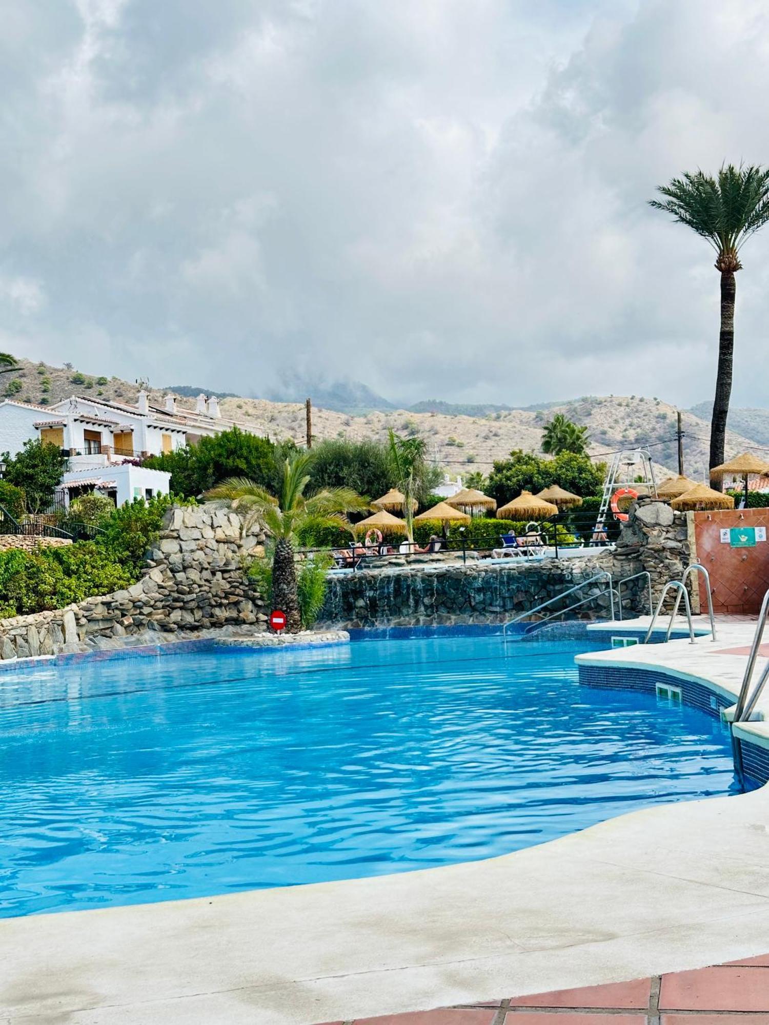 Right By The Pool Area In Capistrano Village! Nerja Esterno foto