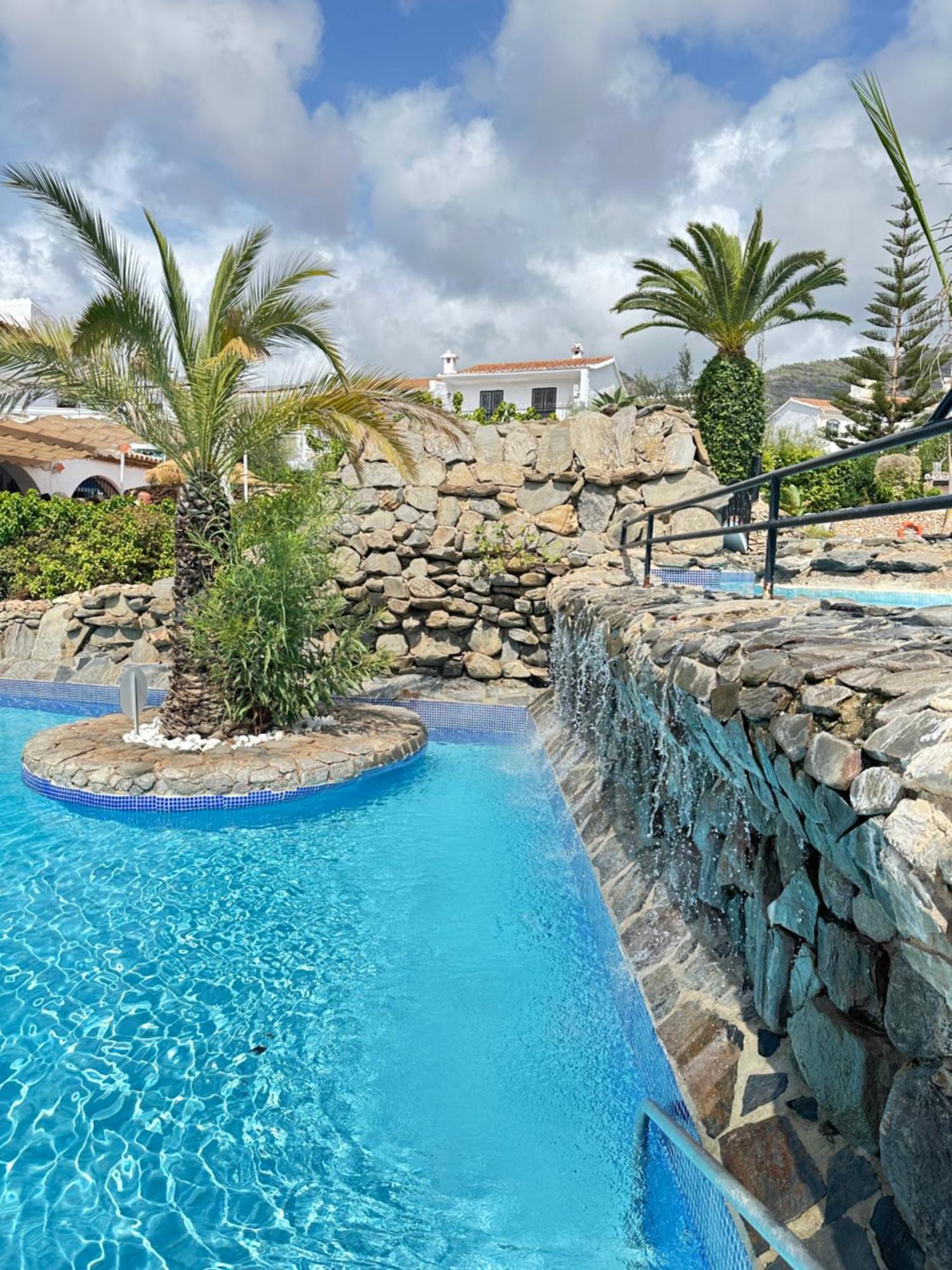 Right By The Pool Area In Capistrano Village! Nerja Esterno foto